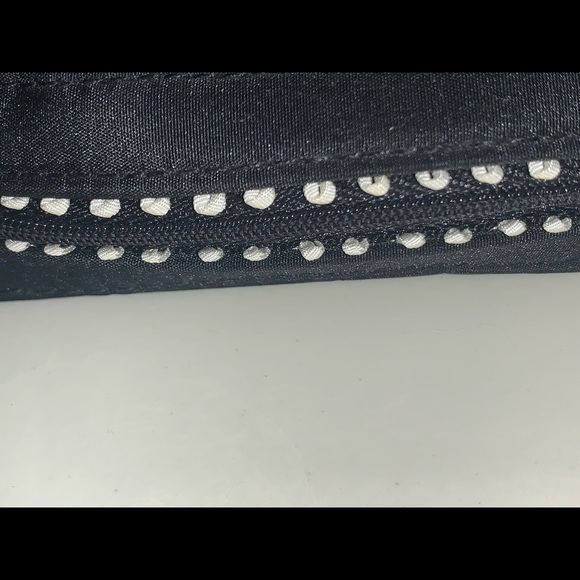 Chanel parfums black with white scalloped detailing cosmetic case 3 pockets - Picture 3 of 6